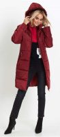 Teplý prešívaný dámsky kabát s umelou kožušinou na kapucni
