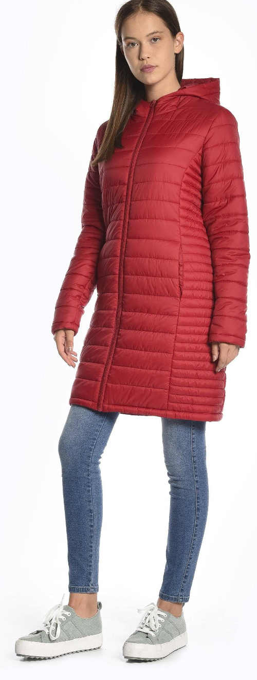 Trendy červený prešívaný kabát