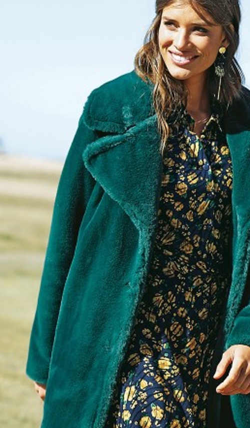 Dámsky kabát v zelenej farbe