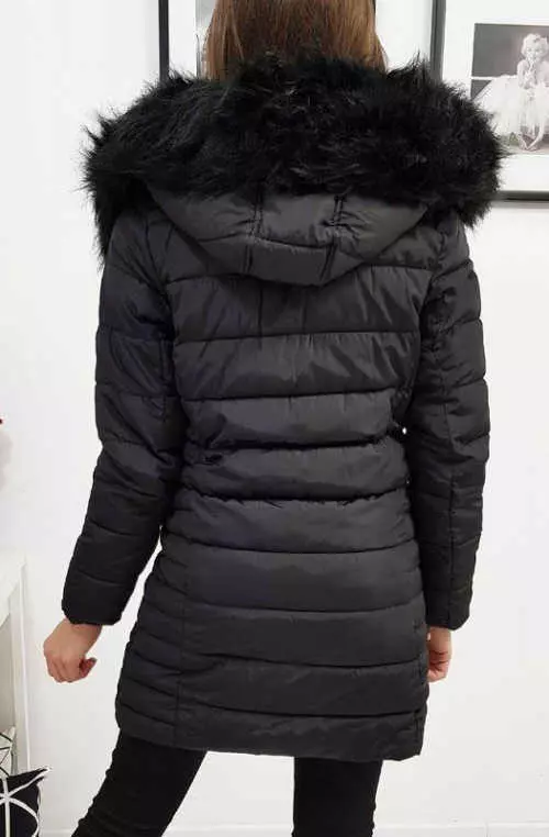 Dlhá čierna prešívaná dámska zimná bunda s veľkou kapucňou