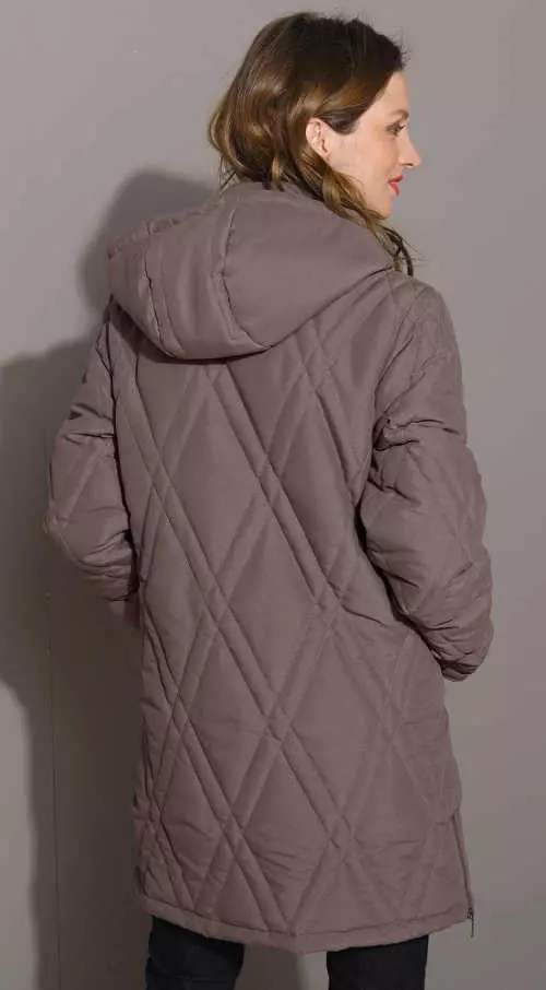 Dlhší prešívaný zimný kabát pre starších