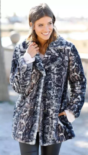 Kabát s imitáciou leopardej kožušiny