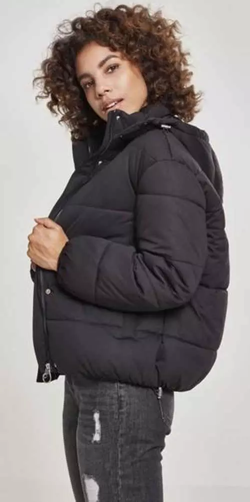 Pevná čierna zimná bunda pre ženy